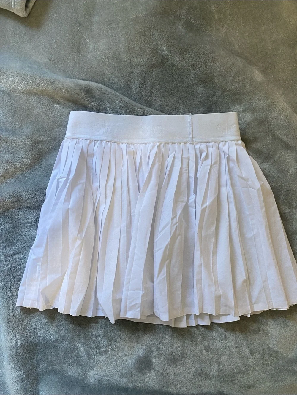 ALO Yoga White Pleated Athletic Skirt